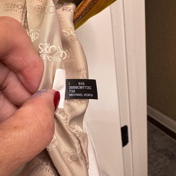 🔆🔆MICHAEL KORS TOTE🔆🔆 - Picture 13 of 16